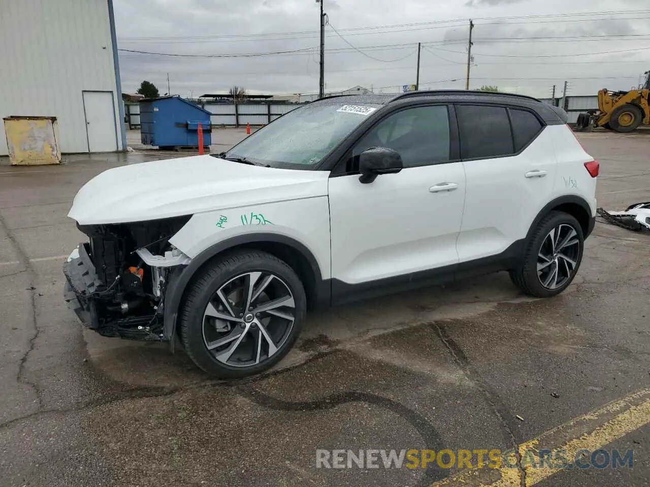 1 Photograph of a damaged car YV4162UM0N2730110 VOLVO XC40 2022