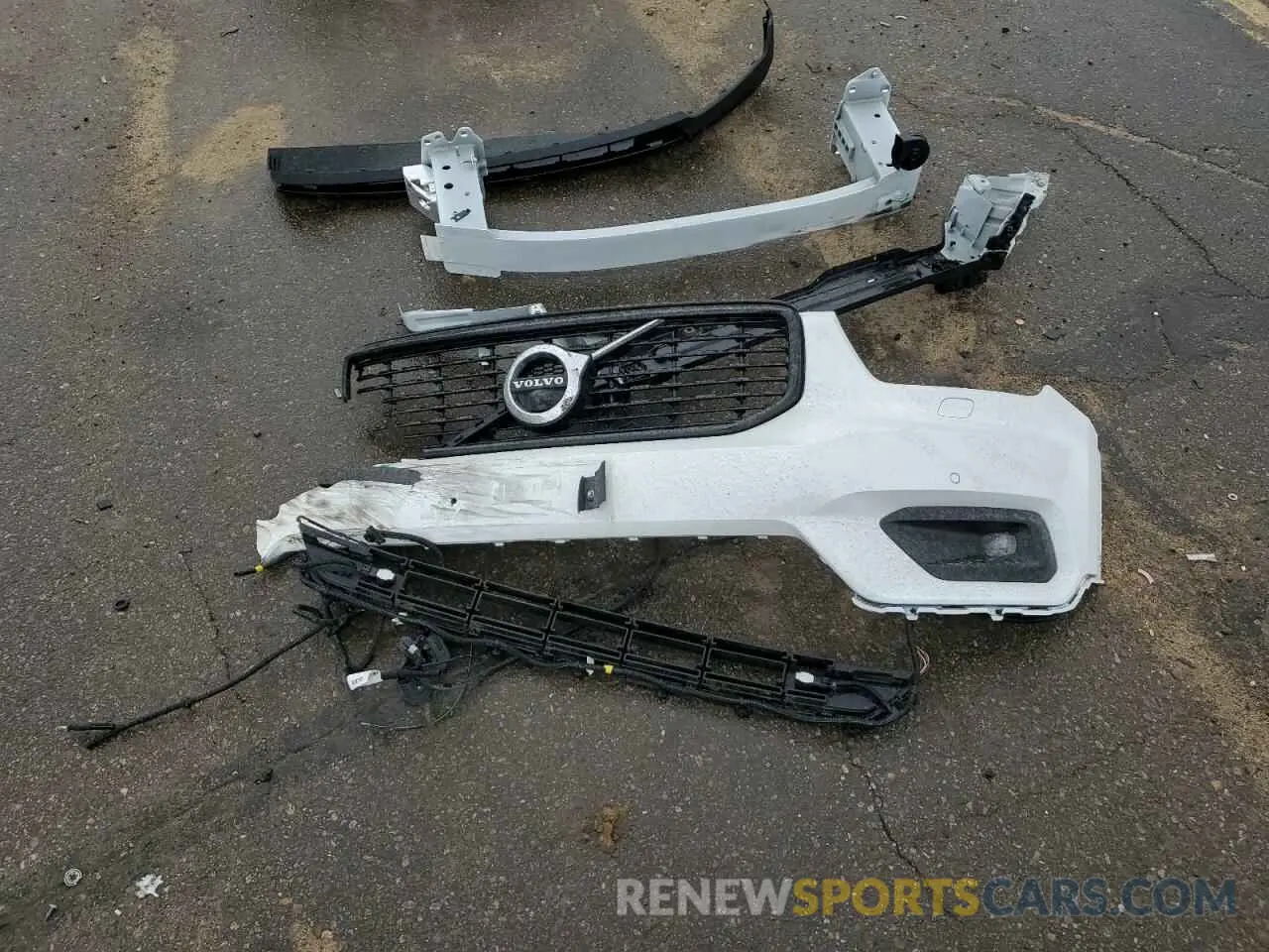 15 Photograph of a damaged car YV4162UM0N2730110 VOLVO XC40 2022