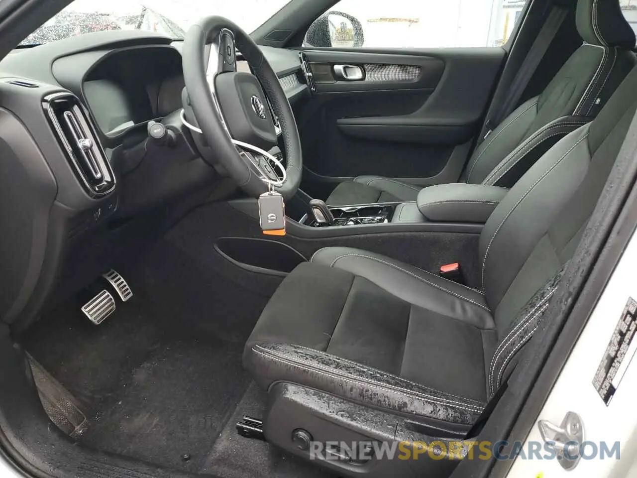 7 Photograph of a damaged car YV4162UM0N2730110 VOLVO XC40 2022