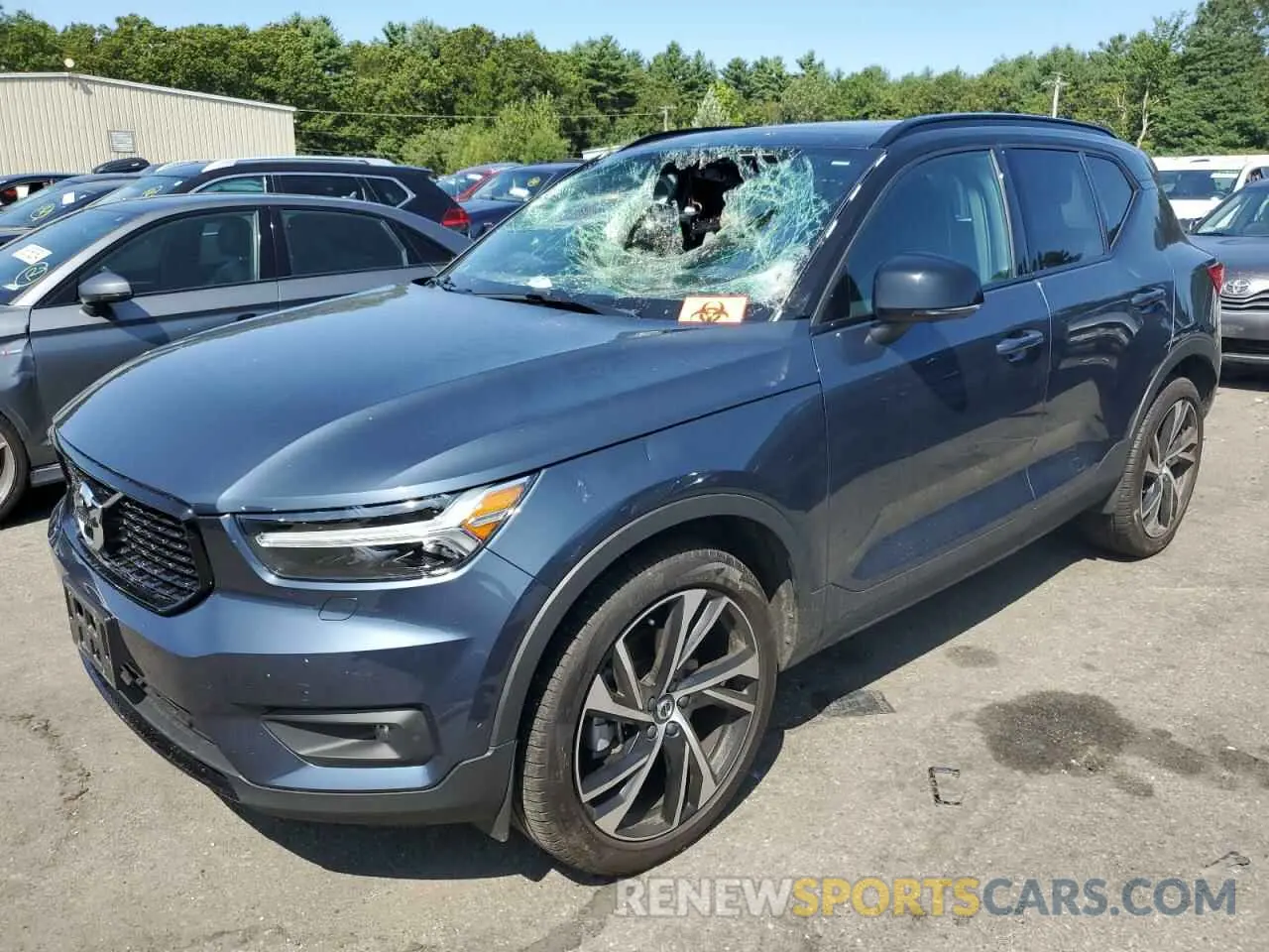 1 Photograph of a damaged car YV4162UM0N2750356 VOLVO XC40 2022