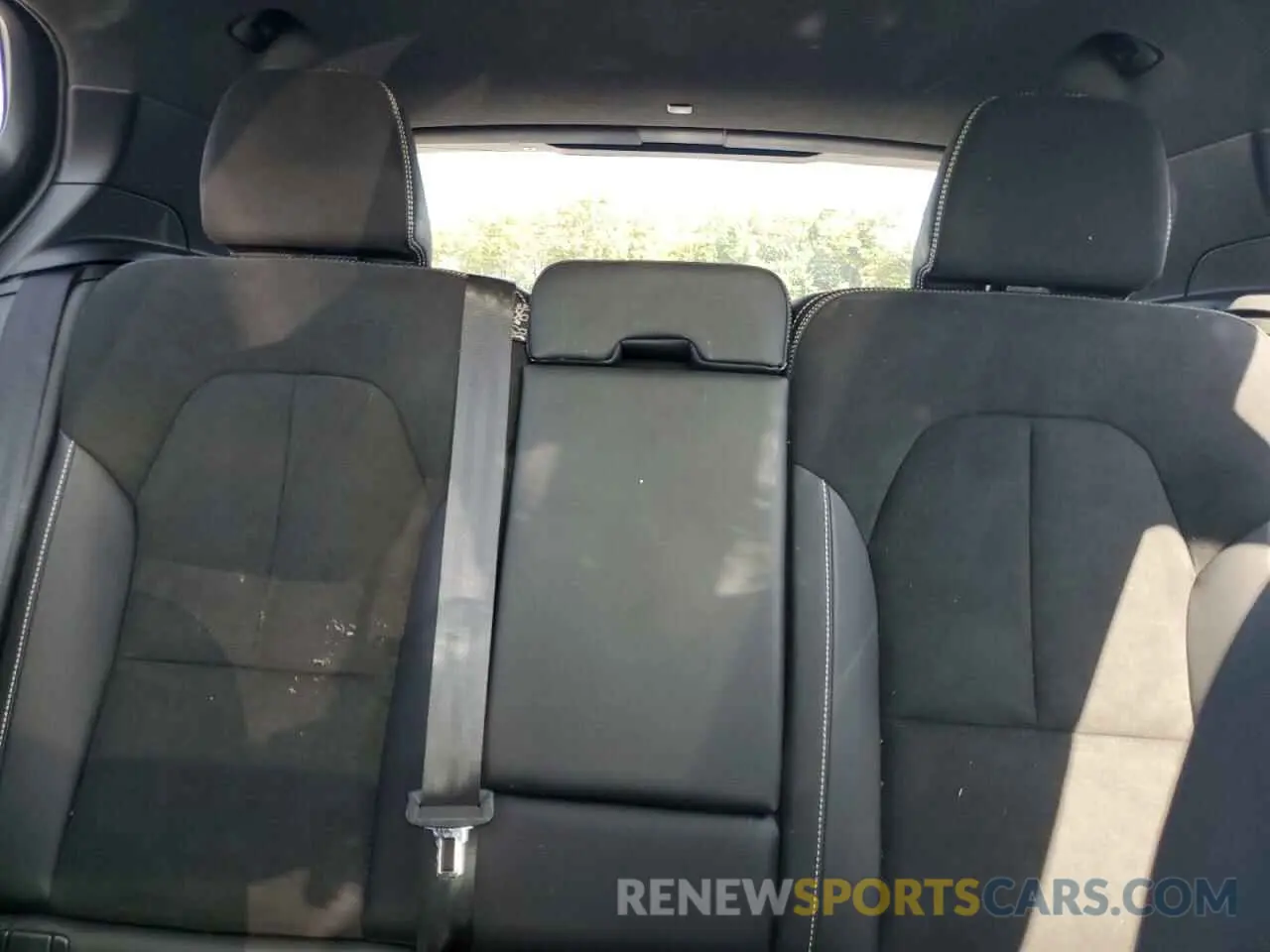 10 Photograph of a damaged car YV4162UM0N2750356 VOLVO XC40 2022
