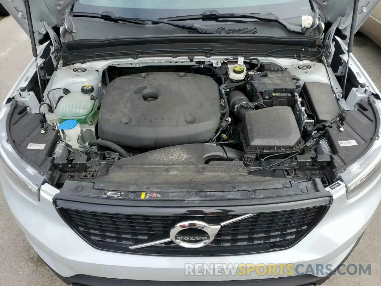 12 Photograph of a damaged car YV4162UM0N2756187 VOLVO XC40 2022