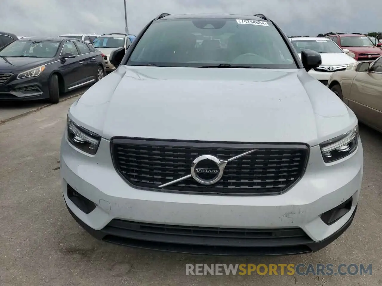 5 Photograph of a damaged car YV4162UM0N2756187 VOLVO XC40 2022