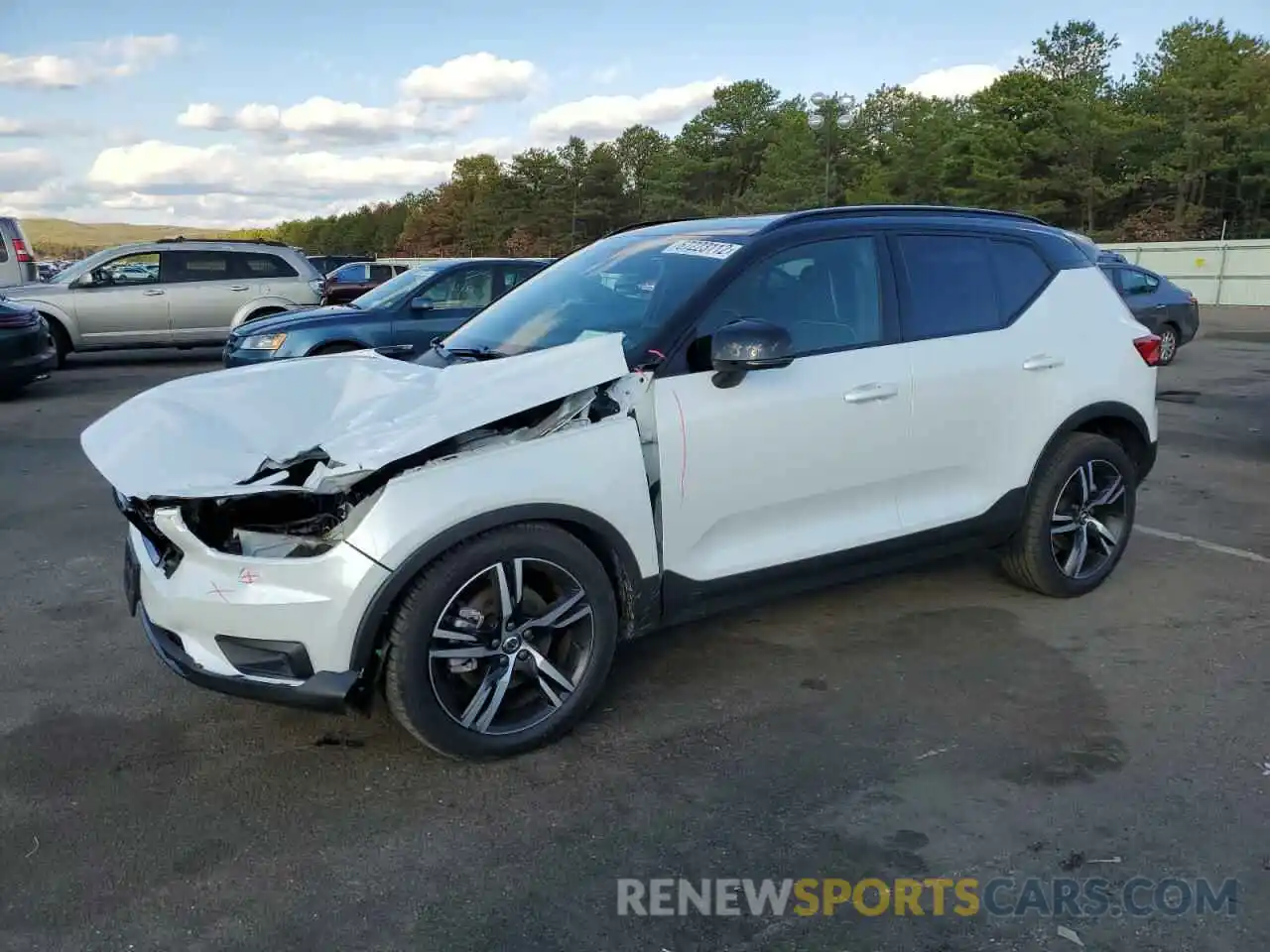 1 Photograph of a damaged car YV4162UM1N2779798 VOLVO XC40 2022