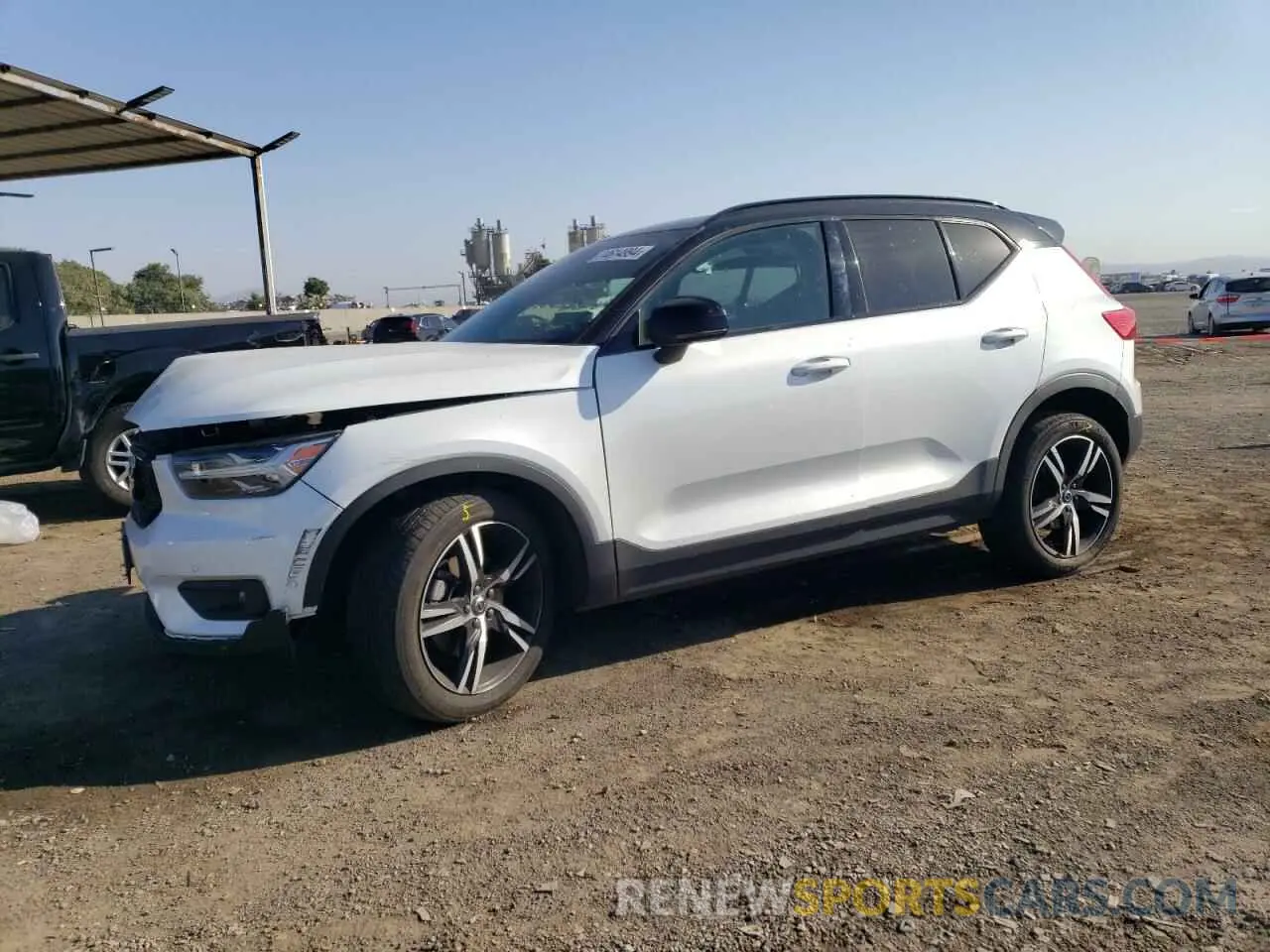 1 Photograph of a damaged car YV4162UM2N2712319 VOLVO XC40 2022