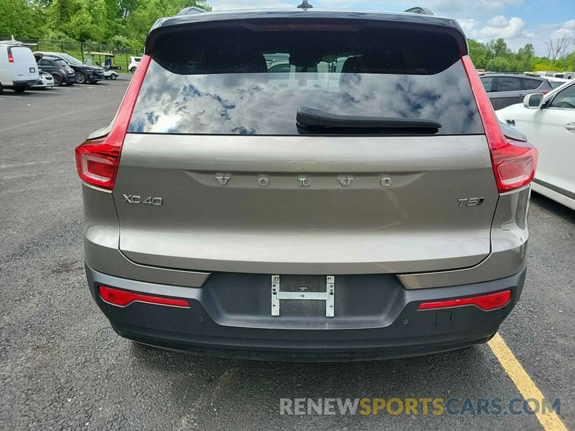 21 Photograph of a damaged car YV4162UM2N2769099 VOLVO XC40 2022