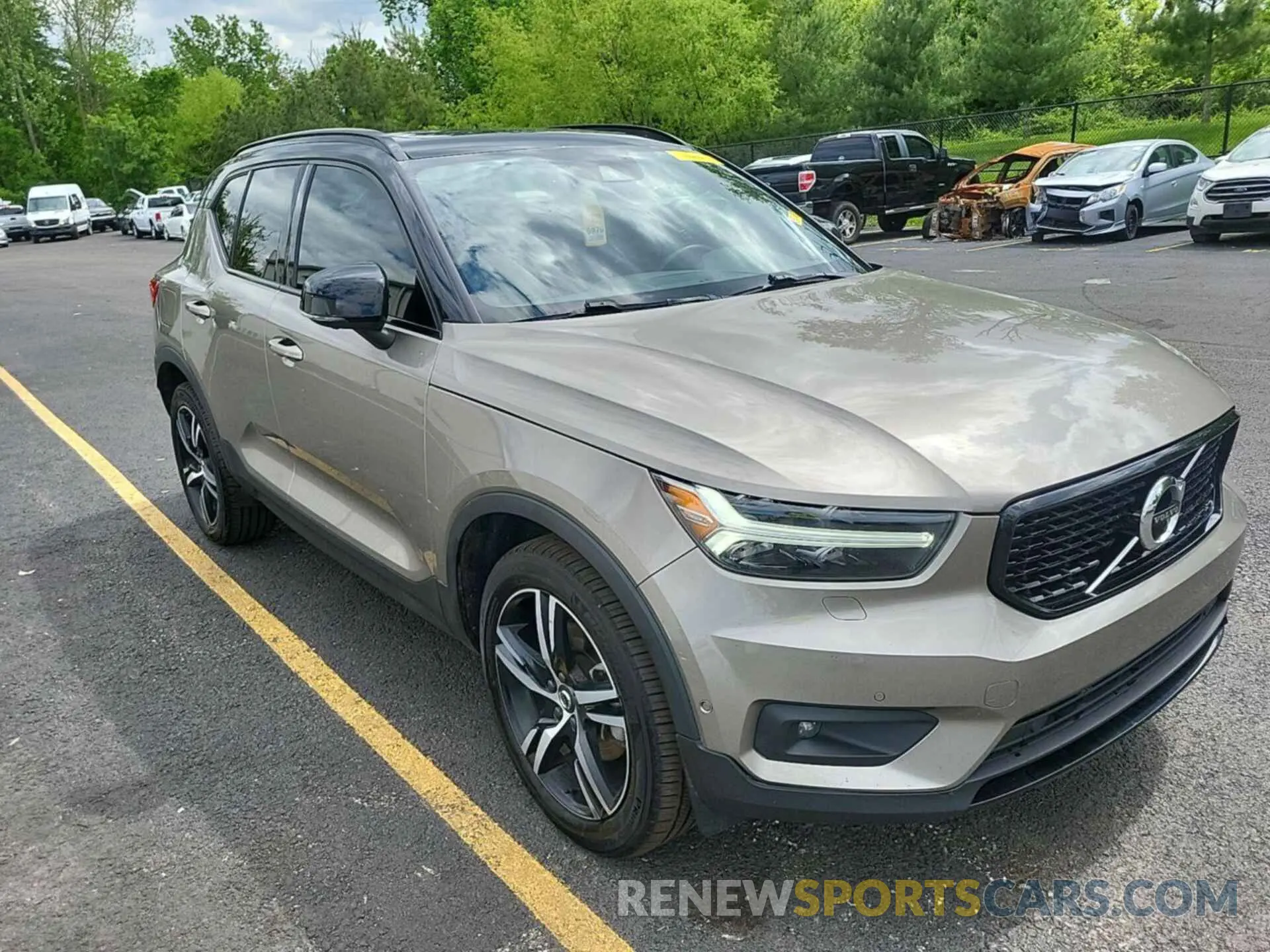 26 Photograph of a damaged car YV4162UM2N2769099 VOLVO XC40 2022