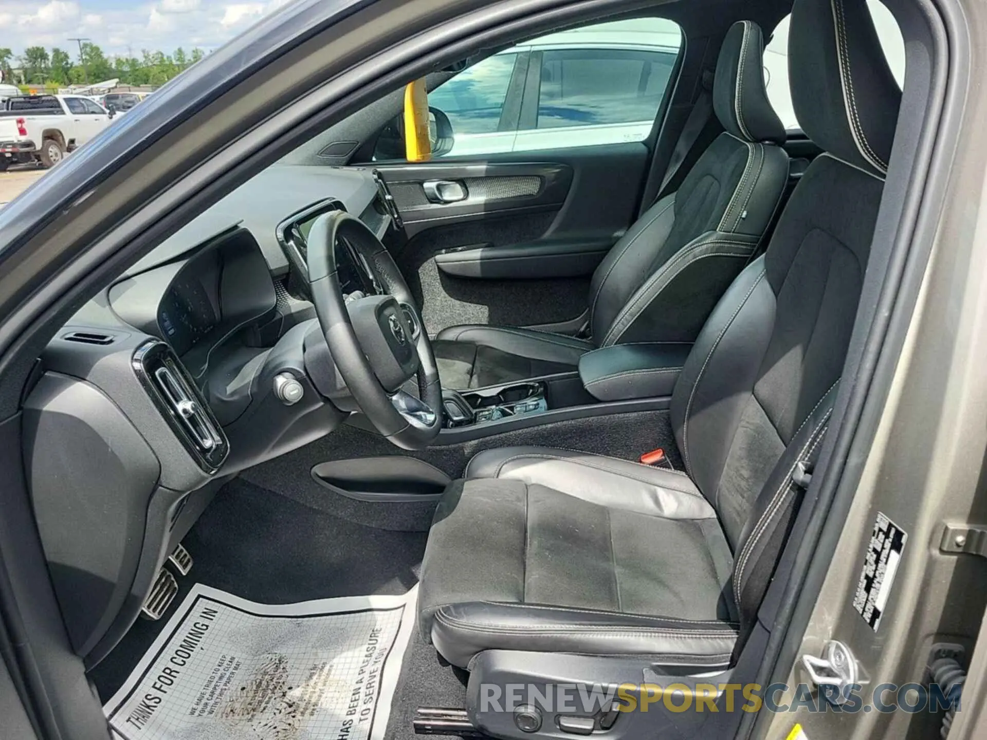 5 Photograph of a damaged car YV4162UM2N2769099 VOLVO XC40 2022