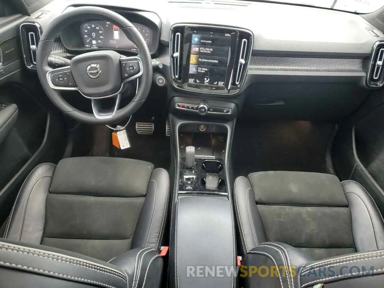 8 Photograph of a damaged car YV4162UM3N2647089 VOLVO XC40 2022