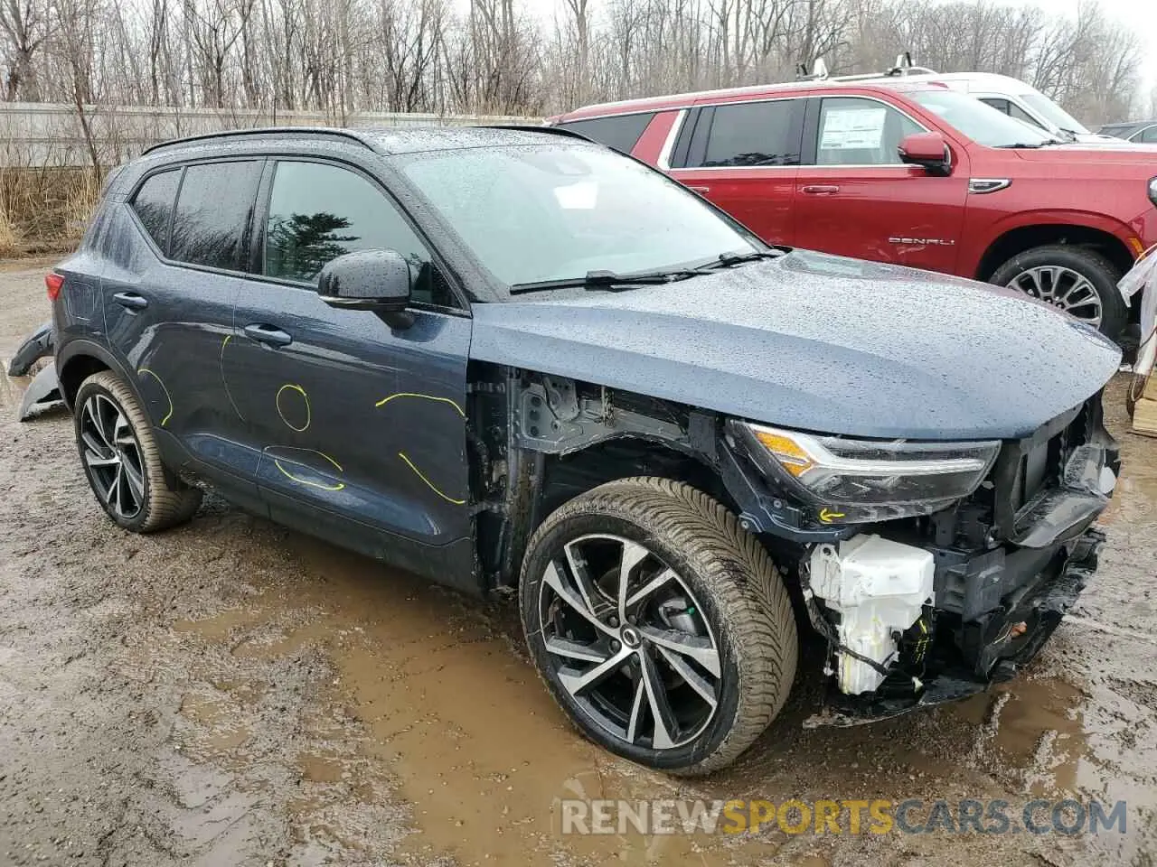 4 Photograph of a damaged car YV4162UM3N2789930 VOLVO XC40 2022