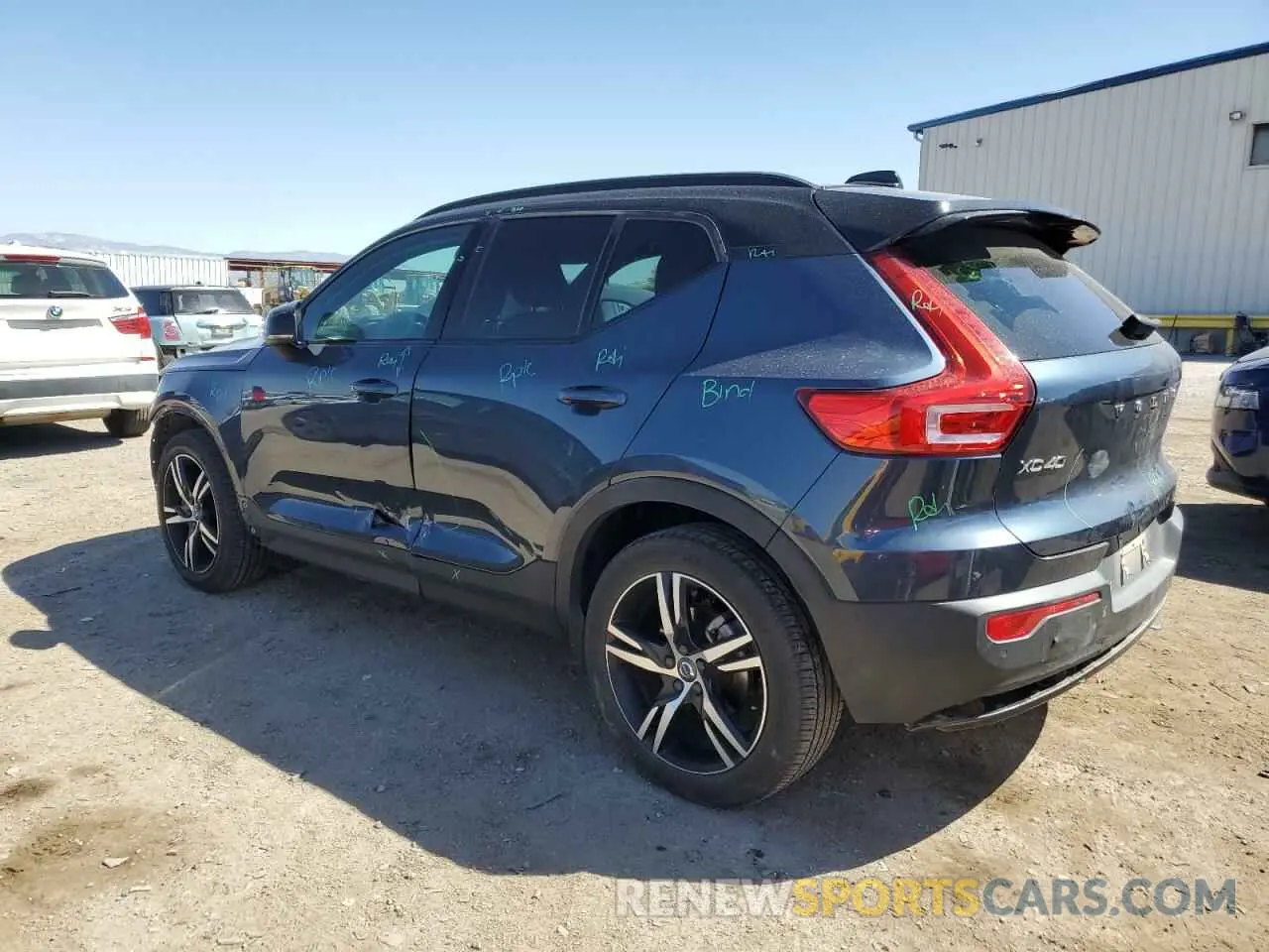 2 Photograph of a damaged car YV4162UM5N2695970 VOLVO XC40 2022