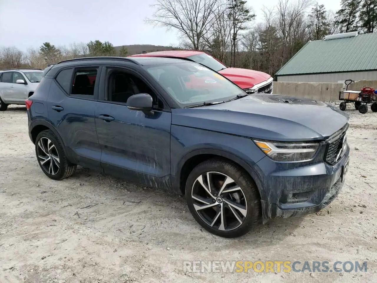 4 Photograph of a damaged car YV4162UM6N2783586 VOLVO XC40 2022