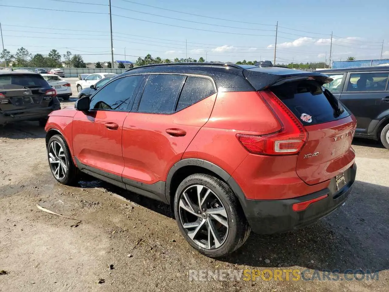 2 Photograph of a damaged car YV4162UM9N2790385 VOLVO XC40 2022