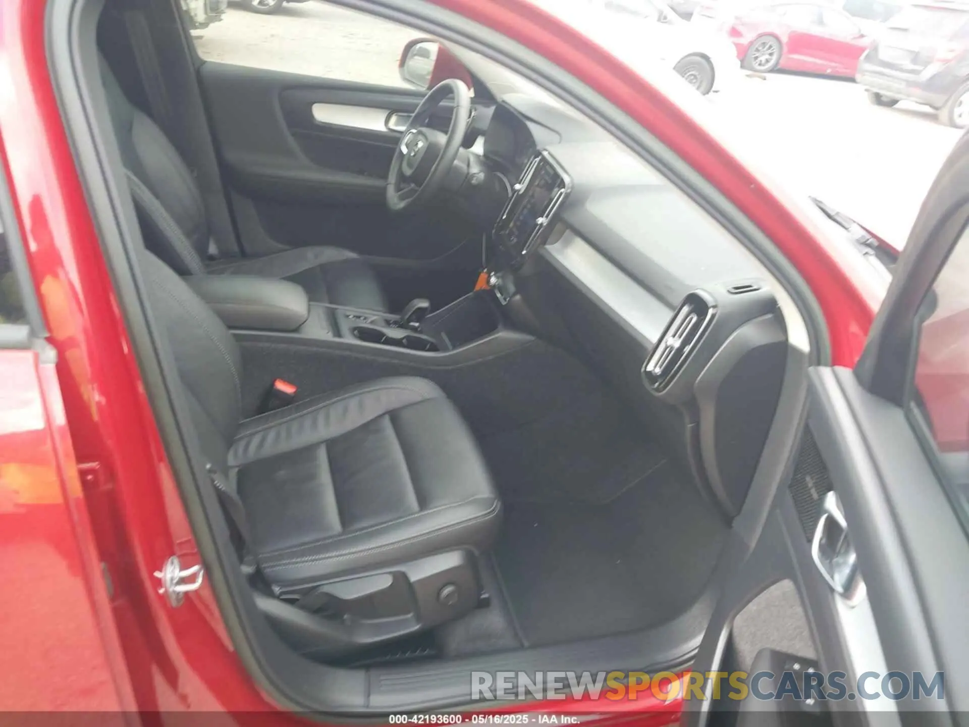 5 Photograph of a damaged car YV4AC2HK5N2748975 VOLVO XC40 2022