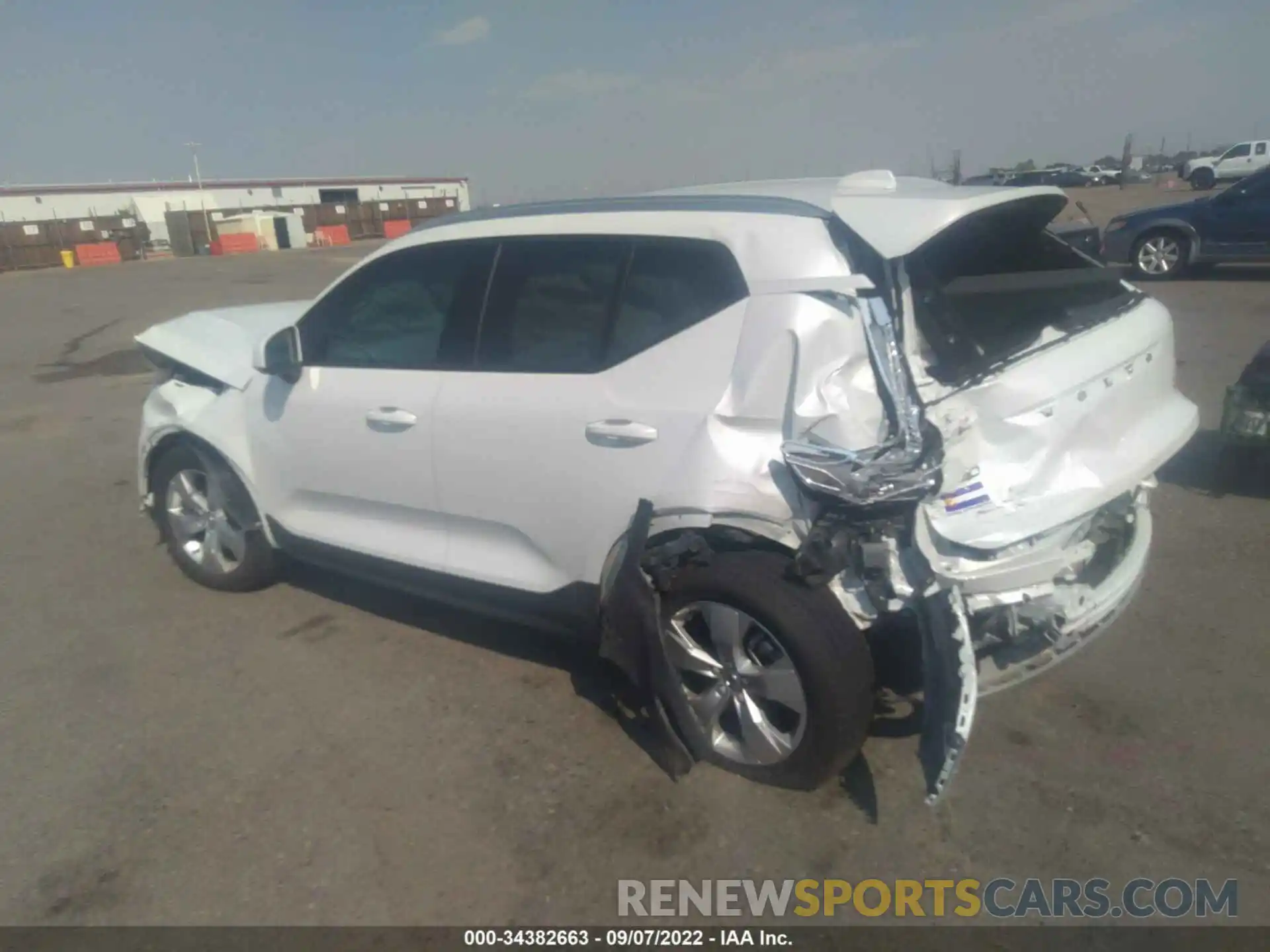 3 Photograph of a damaged car YV4AC2HK8N2705344 VOLVO XC40 2022