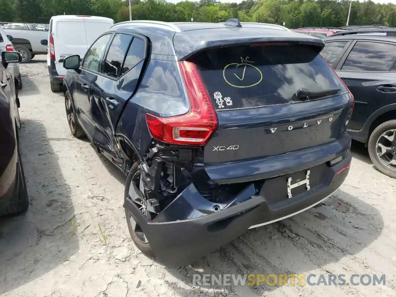 3 Photograph of a damaged car YV4AC2HK9N2665758 VOLVO XC40 2022