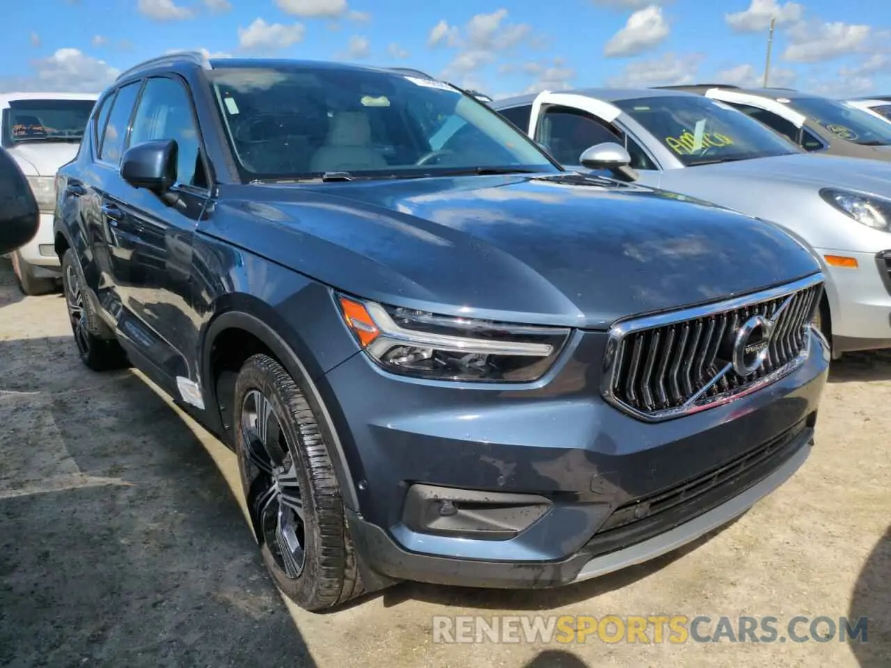 4 Photograph of a damaged car YV4AC2HL4N2745980 VOLVO XC40 2022