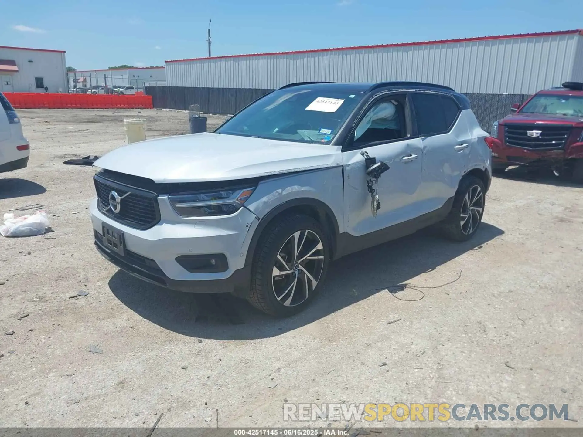 2 Photograph of a damaged car YV4AC2HM8N2741858 VOLVO XC40 2022
