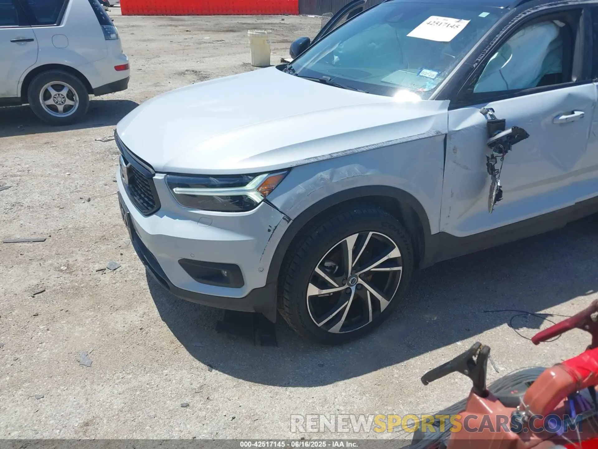6 Photograph of a damaged car YV4AC2HM8N2741858 VOLVO XC40 2022