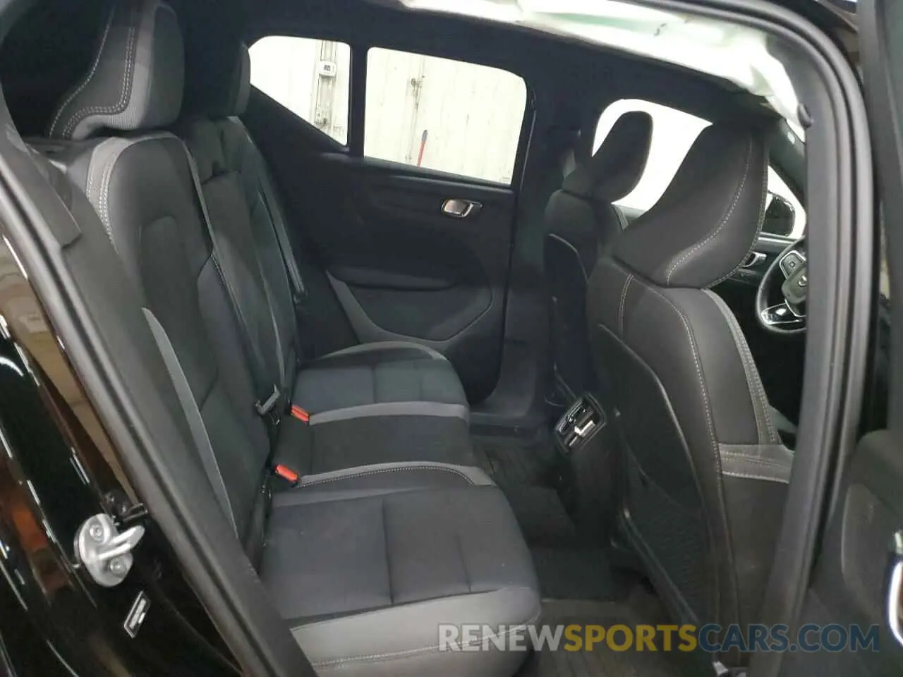 10 Photograph of a damaged car YV4ED3UK7P2058755 VOLVO XC40 2023