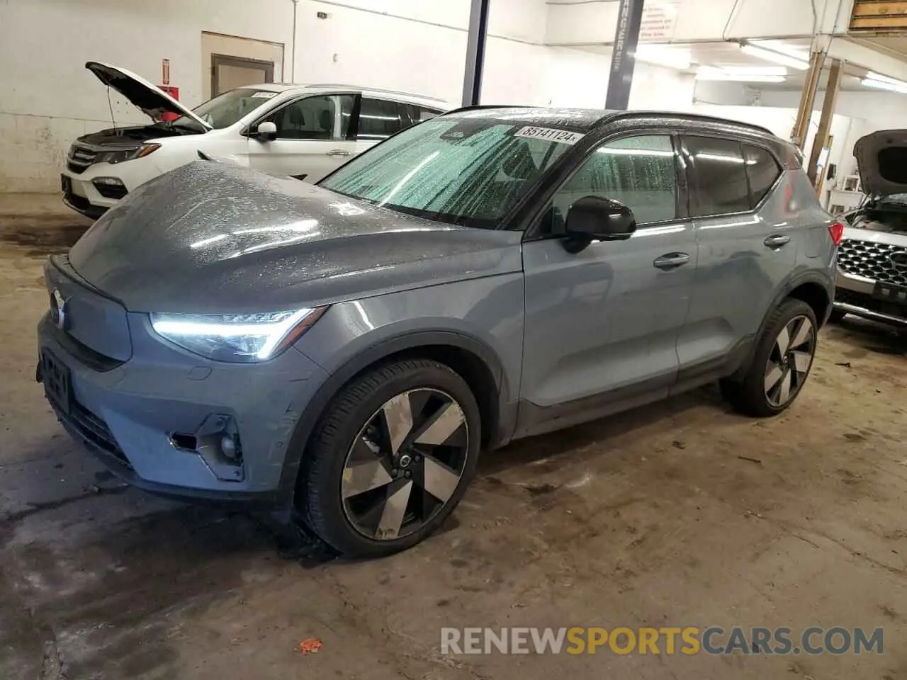1 Photograph of a damaged car YV4ED3UM1P2029494 VOLVO XC40 2023