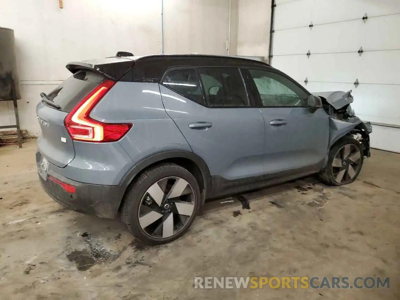 3 Photograph of a damaged car YV4ED3UM1P2029494 VOLVO XC40 2023