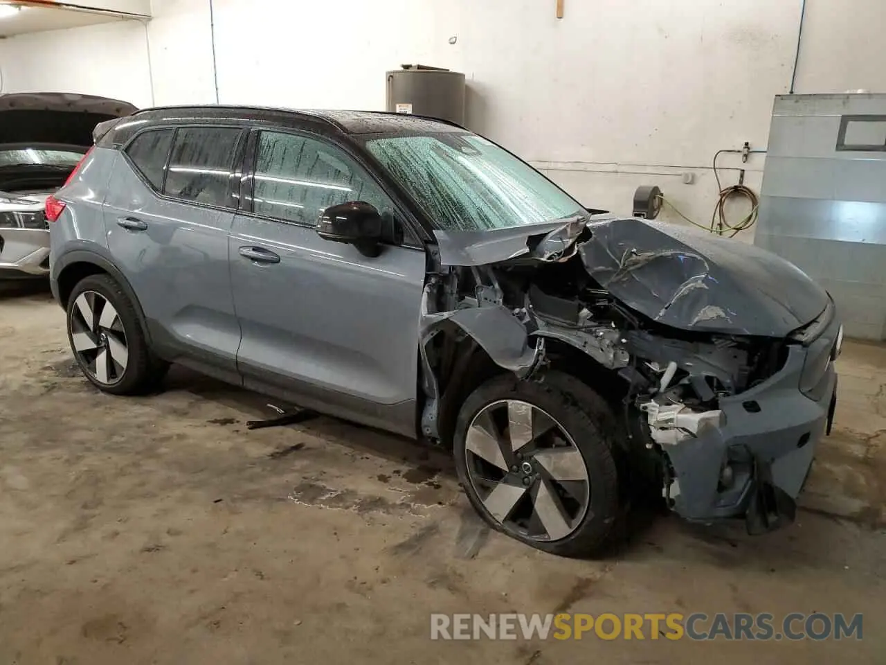 4 Photograph of a damaged car YV4ED3UM1P2029494 VOLVO XC40 2023