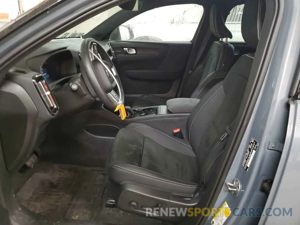 7 Photograph of a damaged car YV4ED3UM1P2029494 VOLVO XC40 2023
