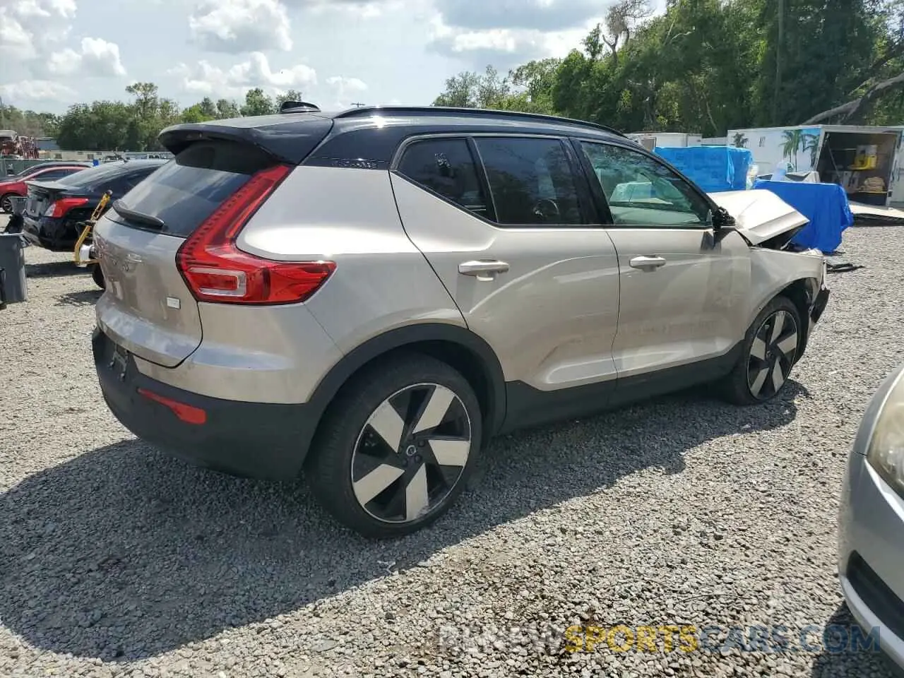 3 Photograph of a damaged car YV4ED3UM3P2013538 VOLVO XC40 2023