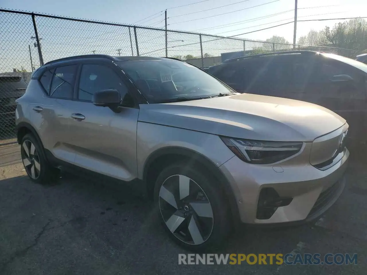4 Photograph of a damaged car YV4ED3UM6P2031208 VOLVO XC40 2023