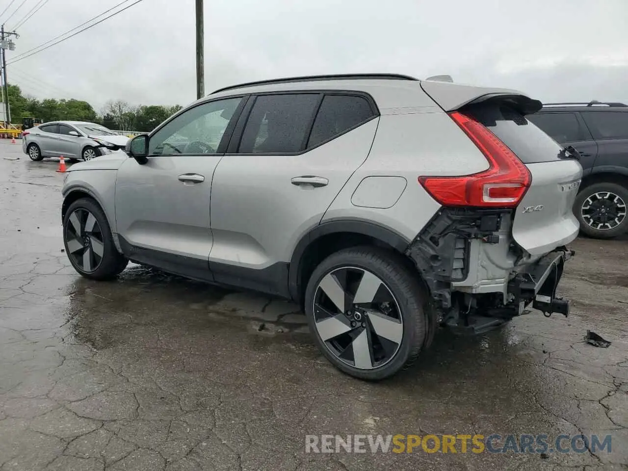 2 Photograph of a damaged car YV4ED3UM7P2946892 VOLVO XC40 2023
