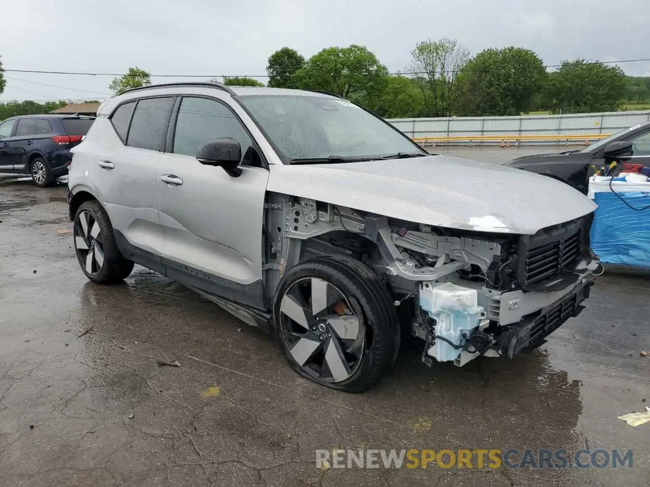 4 Photograph of a damaged car YV4ED3UM7P2946892 VOLVO XC40 2023