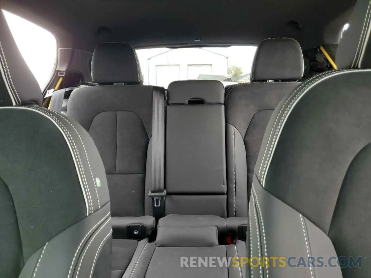 10 Photograph of a damaged car YV4ED3UM8P2961627 VOLVO XC40 2023