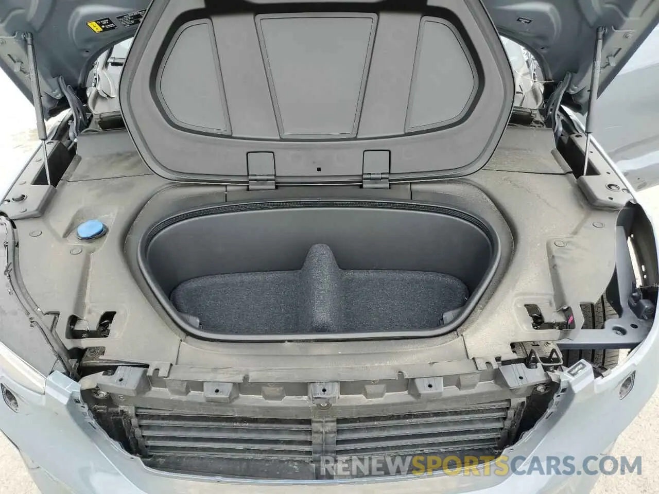 12 Photograph of a damaged car YV4ED3UM8P2961627 VOLVO XC40 2023