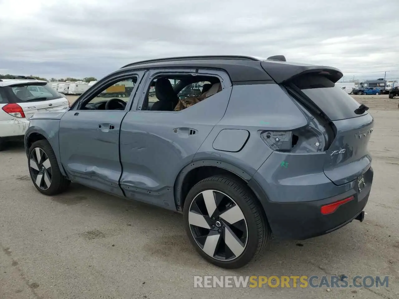 2 Photograph of a damaged car YV4ED3UM8P2961627 VOLVO XC40 2023