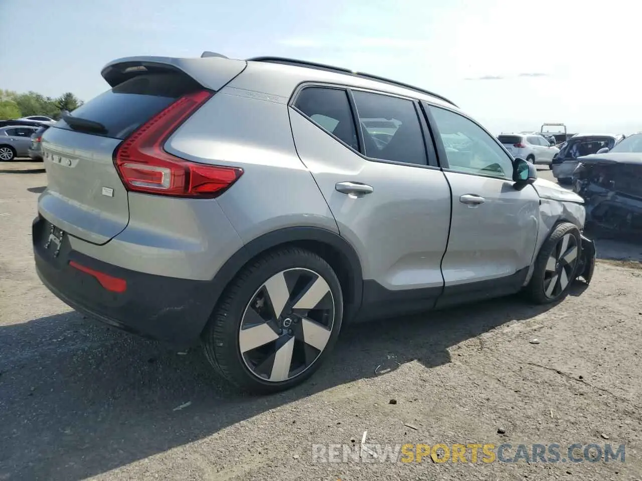 3 Photograph of a damaged car YV4ED3UW6P2069880 VOLVO XC40 2023