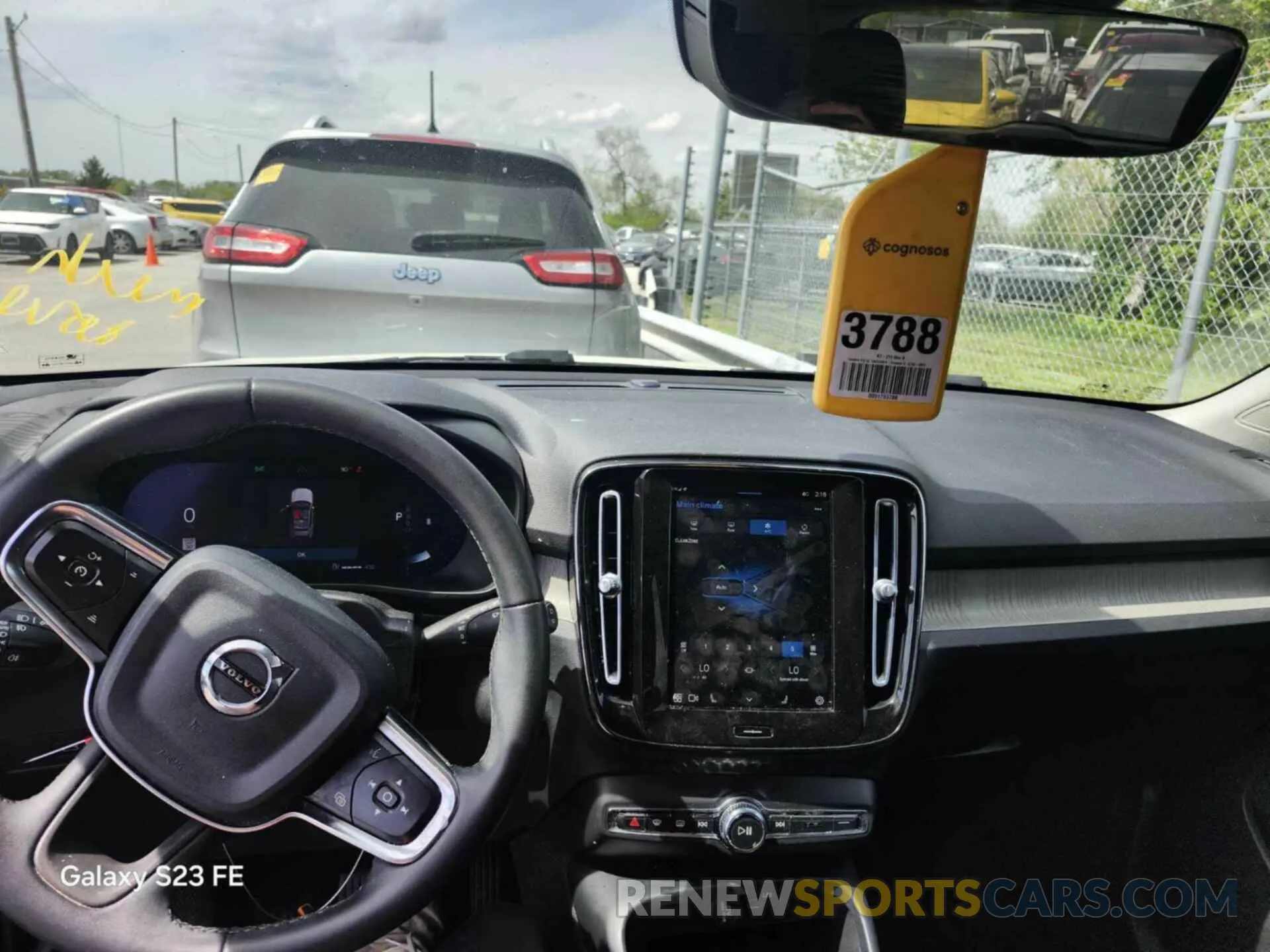 16 Photograph of a damaged car YV4K92HK1P2058873 VOLVO XC40 2023