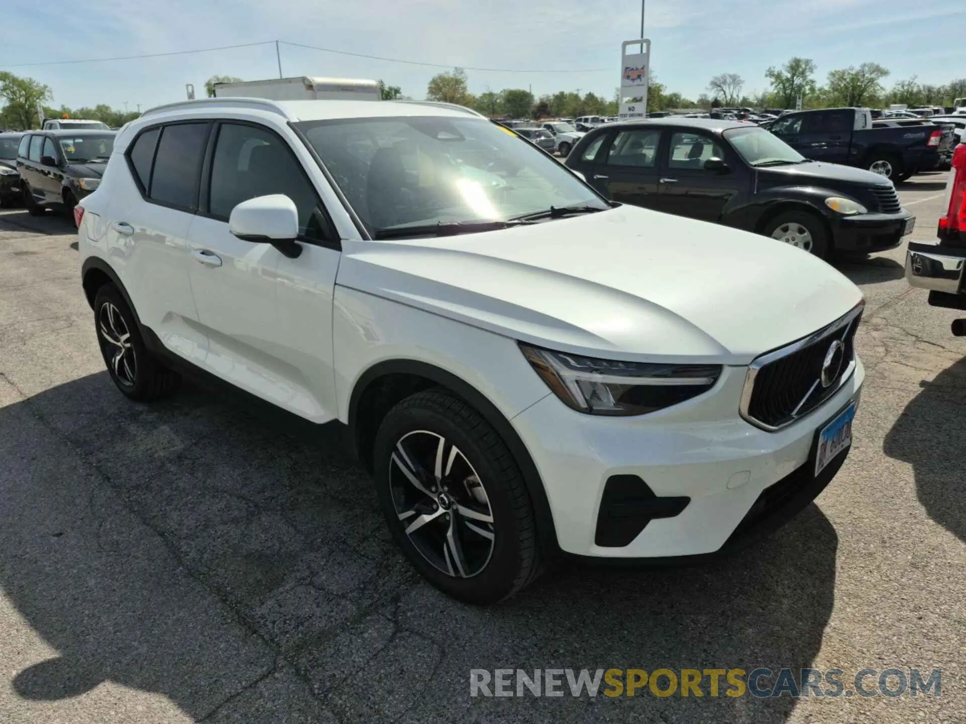 5 Photograph of a damaged car YV4K92HK1P2058873 VOLVO XC40 2023