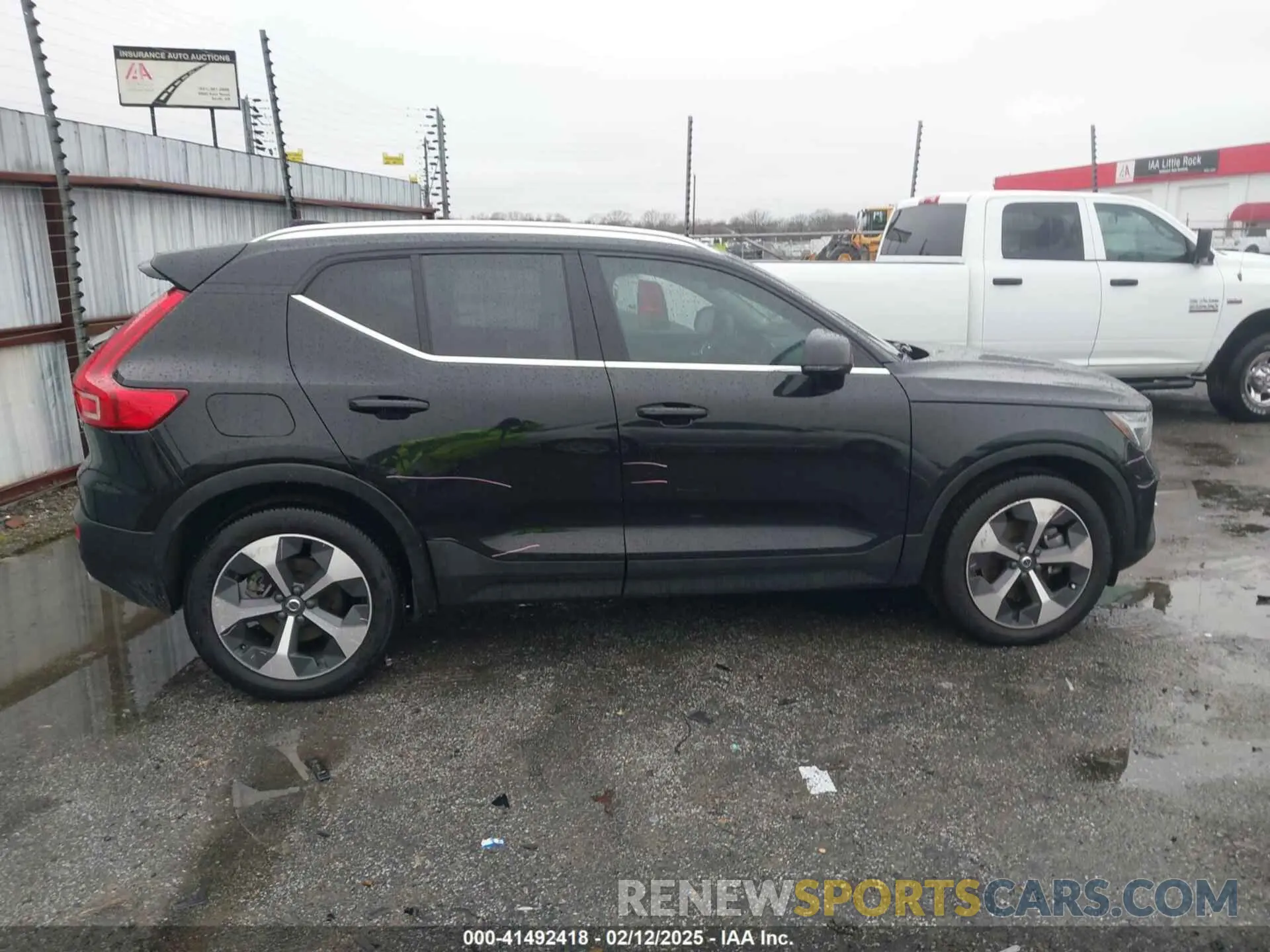 14 Photograph of a damaged car YV4K92HN3P2974545 VOLVO XC40 2023