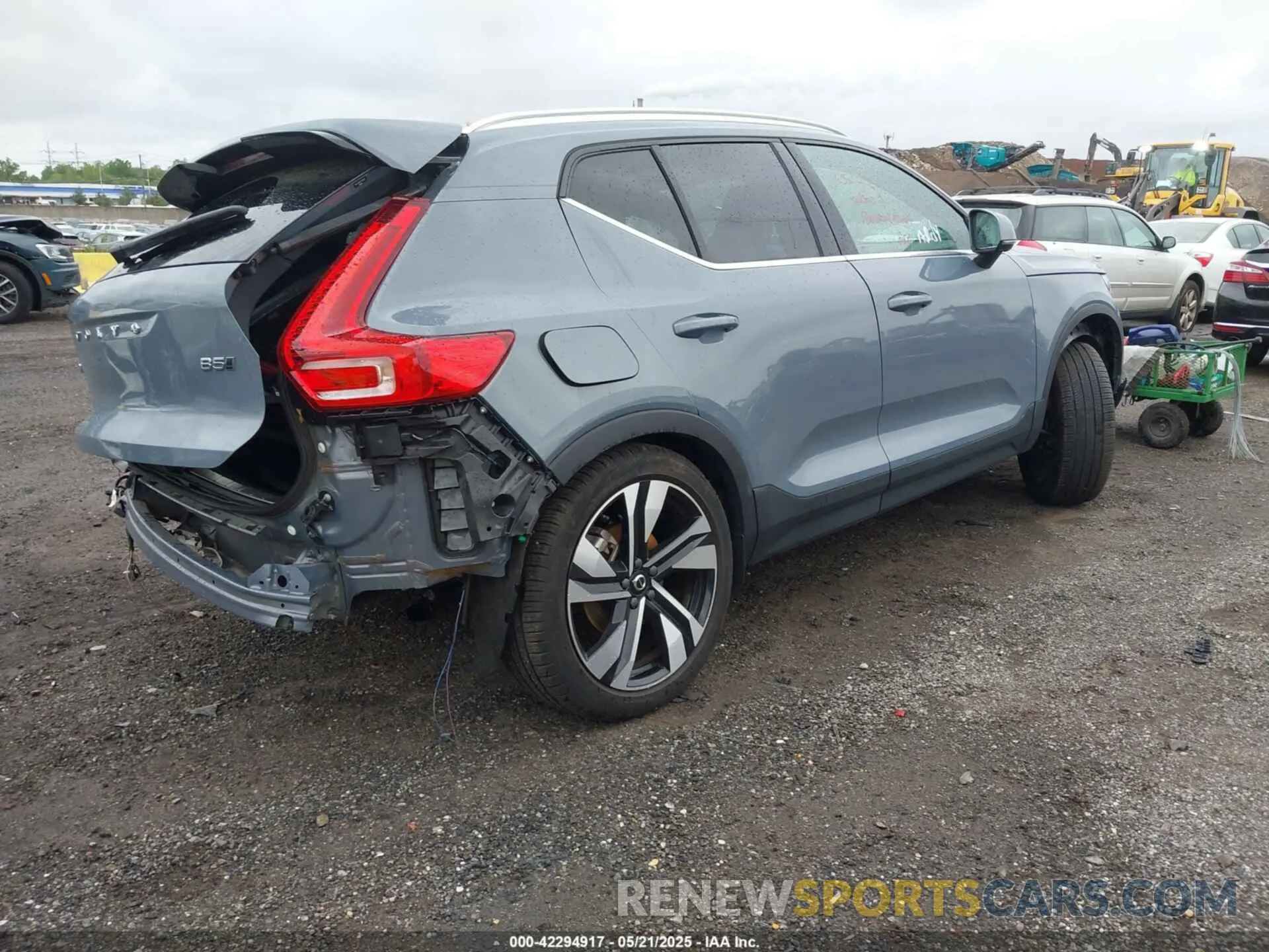 4 Photograph of a damaged car YV4L12UAXP2025895 VOLVO XC40 2023