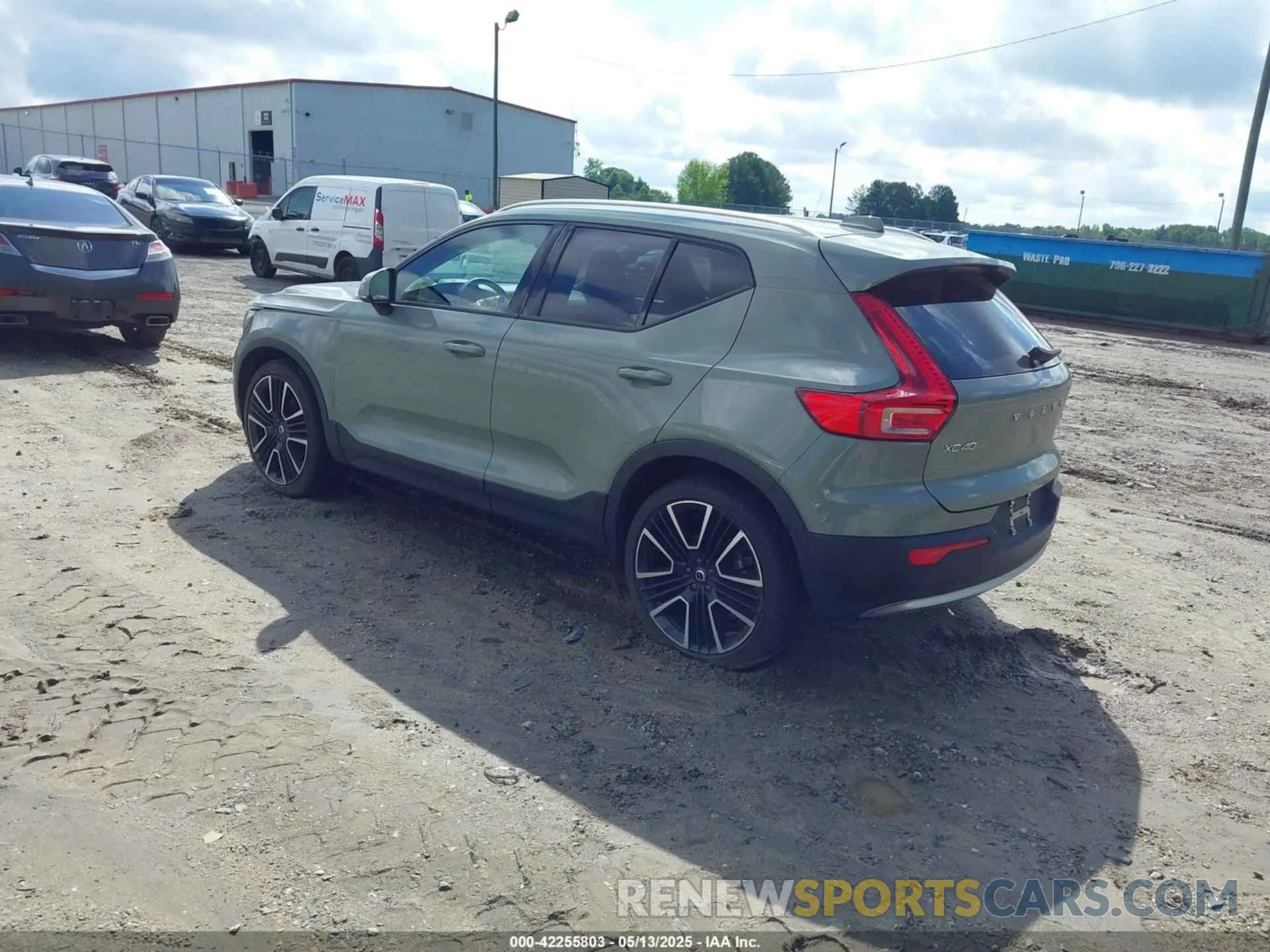 3 Photograph of a damaged car YV4L12UK3P2941522 VOLVO XC40 2023