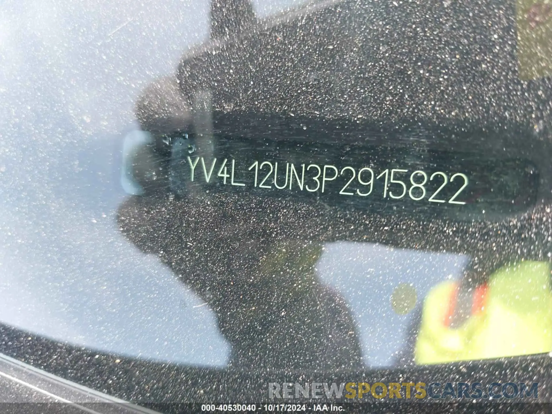 9 Photograph of a damaged car YV4L12UN3P2915822 VOLVO XC40 2023