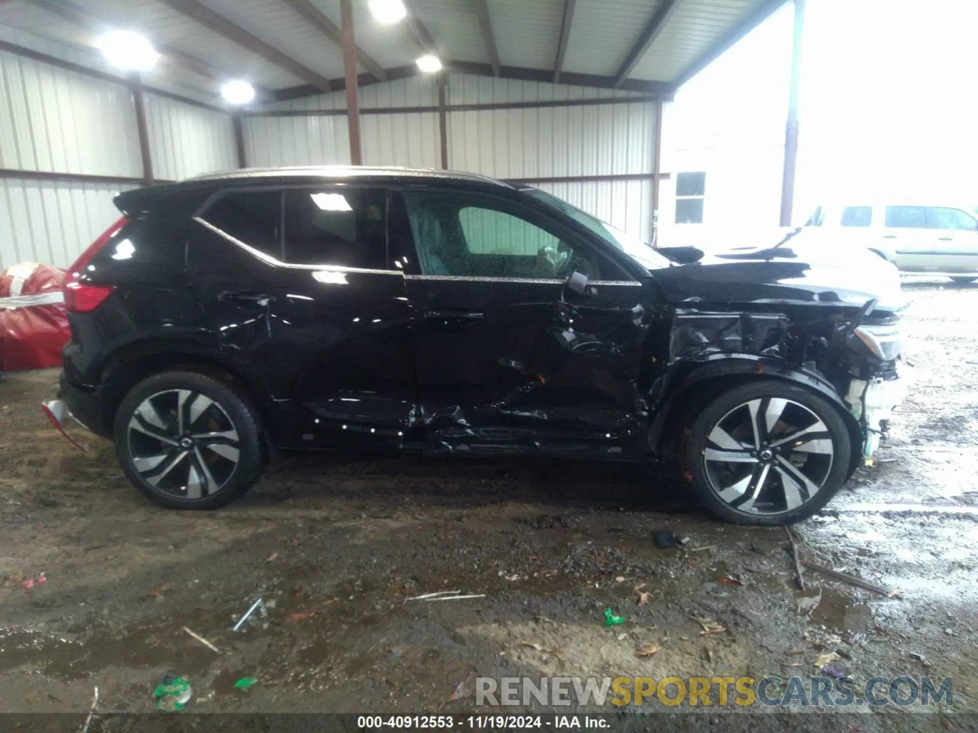 14 Photograph of a damaged car YV4L12UN6P2088821 VOLVO XC40 2023