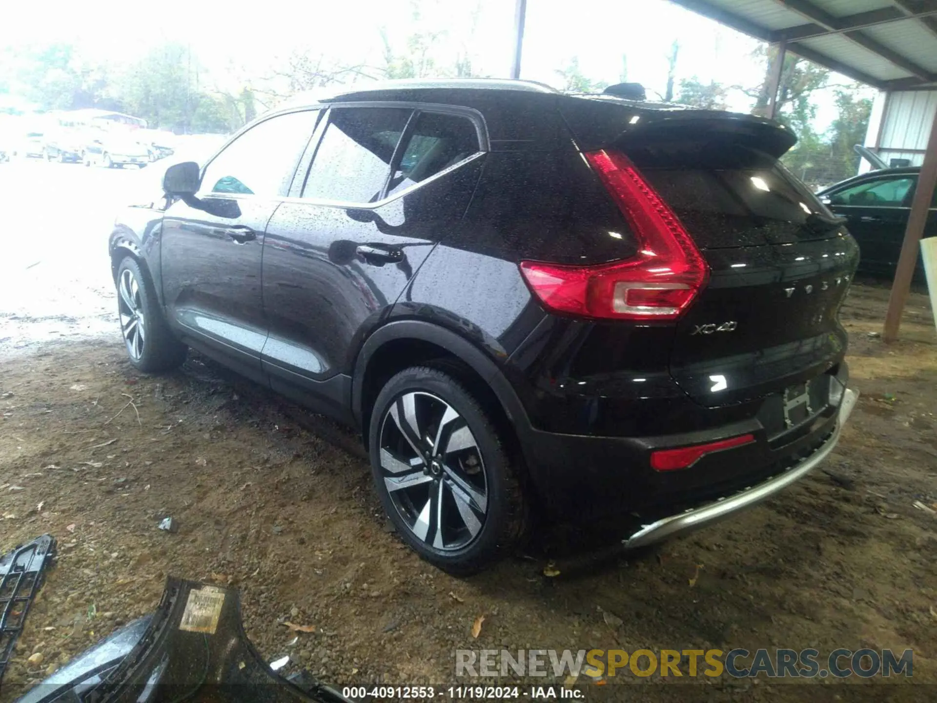 3 Photograph of a damaged car YV4L12UN6P2088821 VOLVO XC40 2023