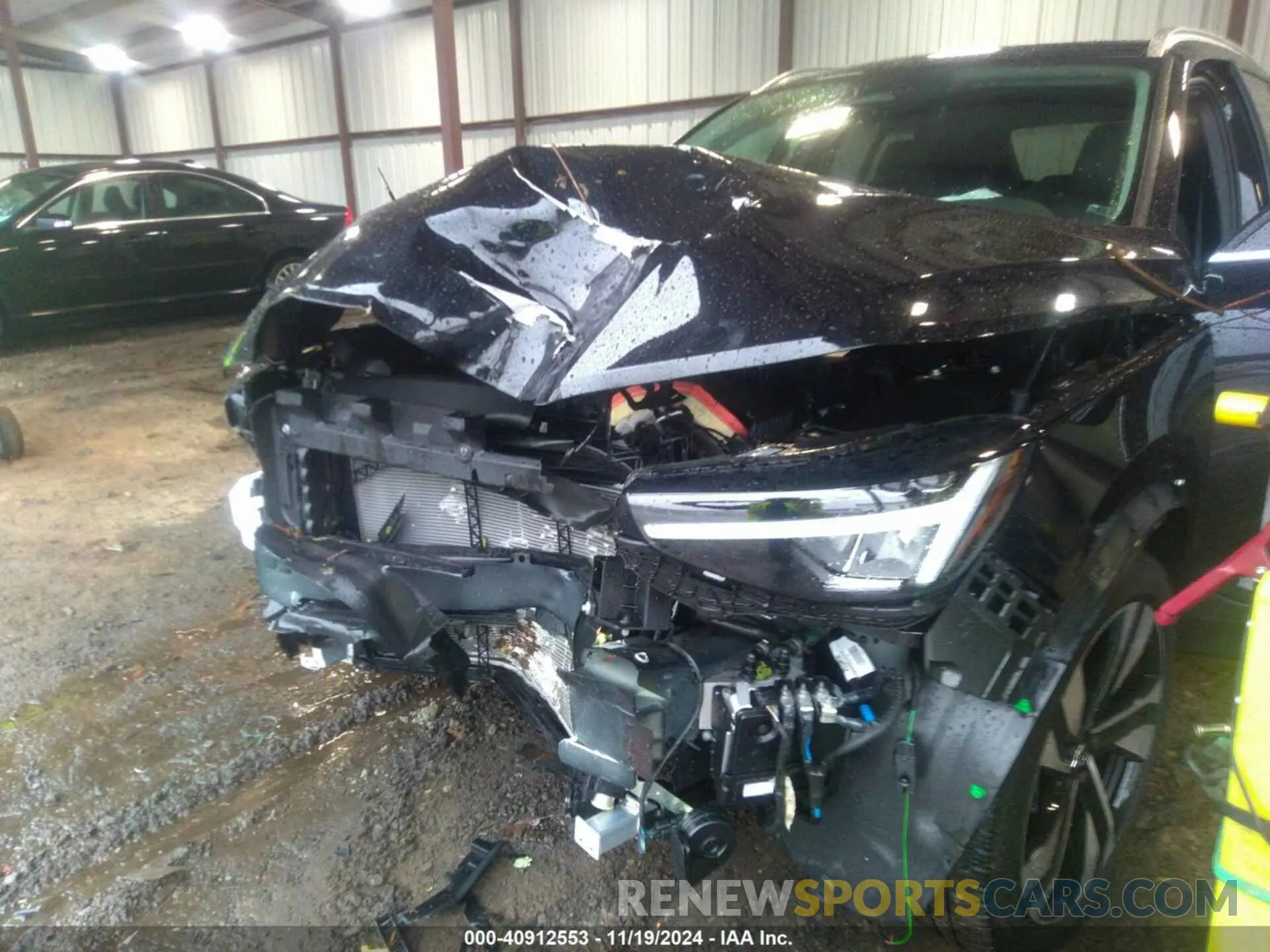 6 Photograph of a damaged car YV4L12UN6P2088821 VOLVO XC40 2023