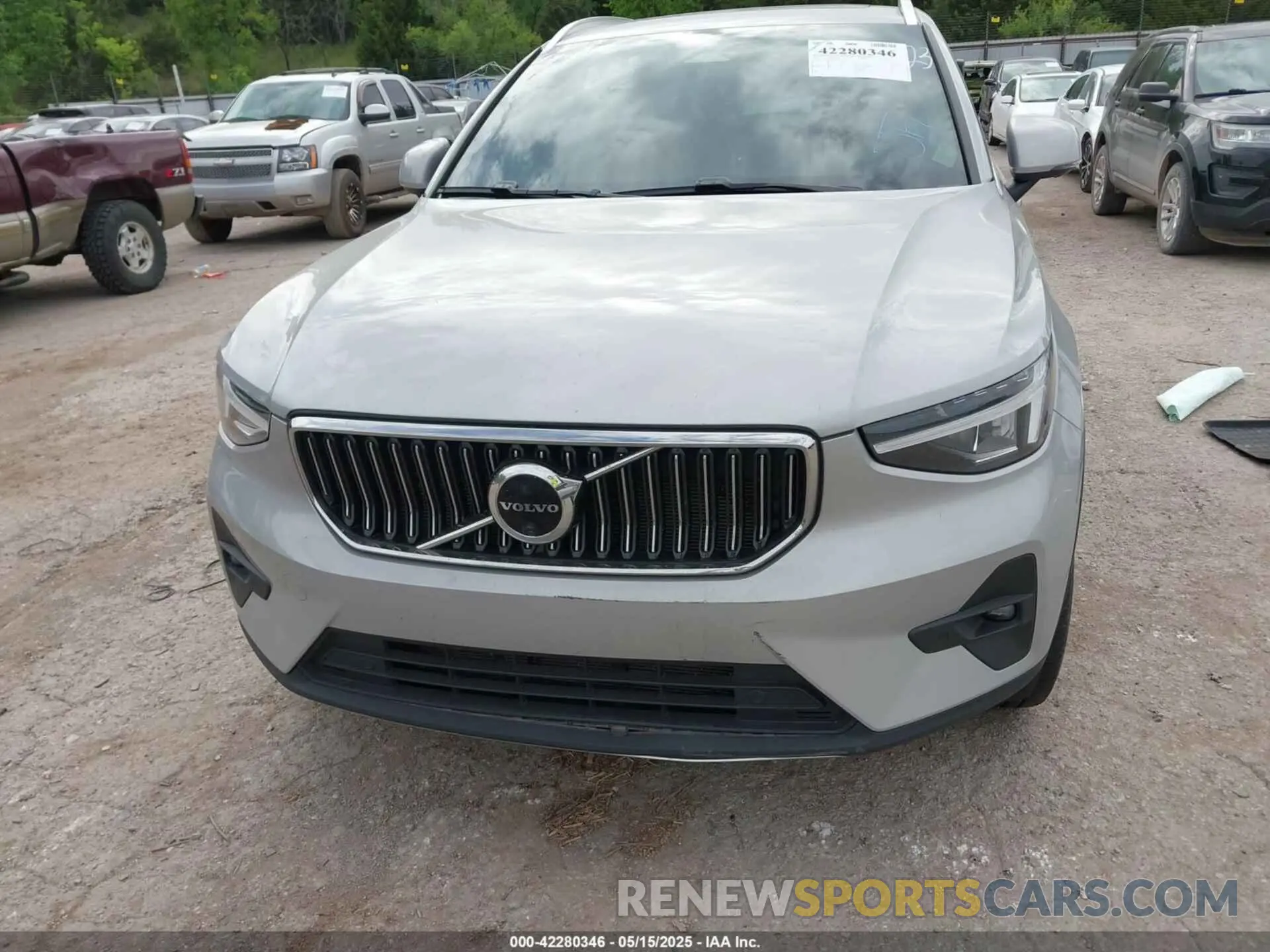 12 Photograph of a damaged car YV4L12UN9P2927523 VOLVO XC40 2023