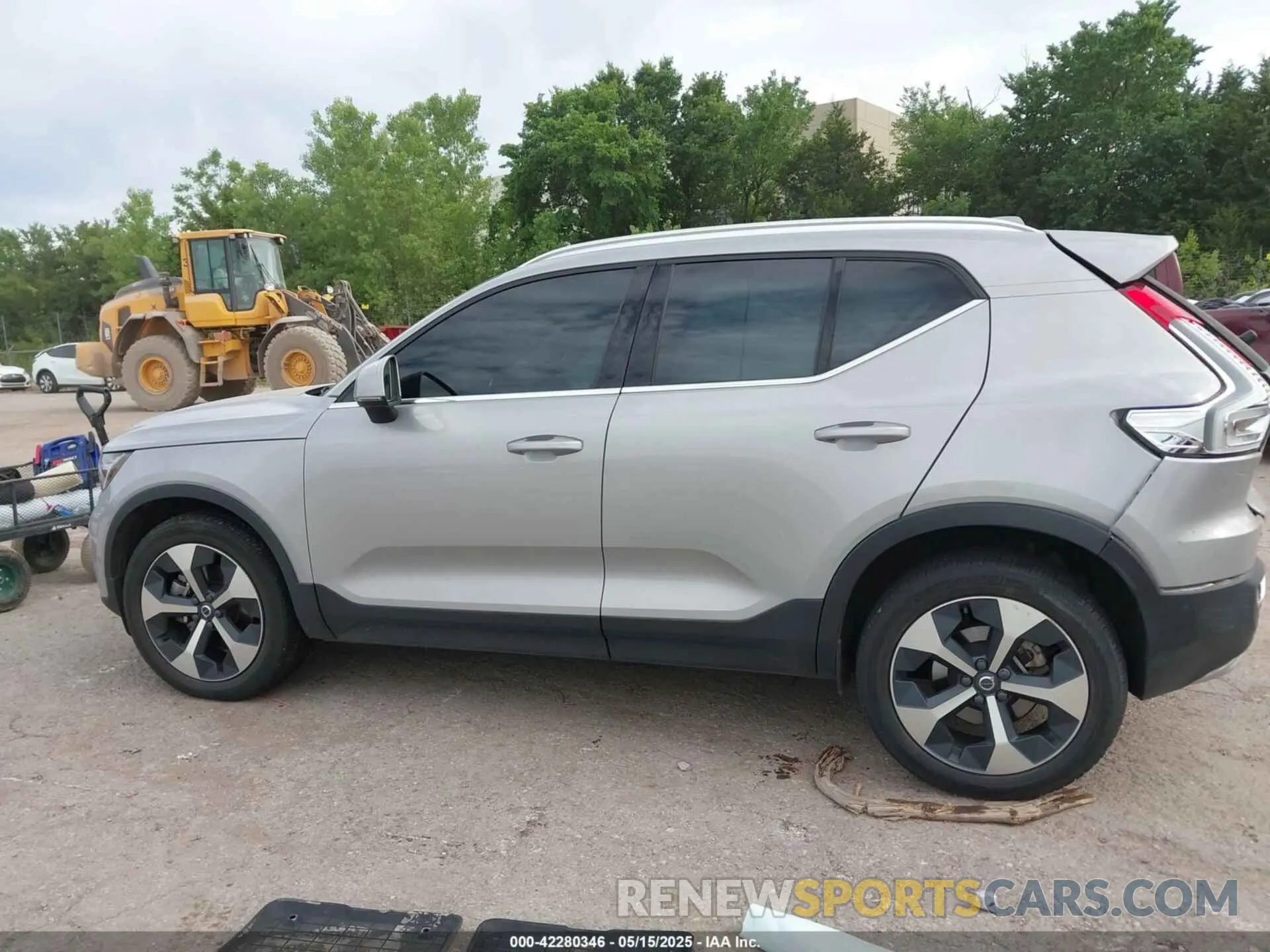14 Photograph of a damaged car YV4L12UN9P2927523 VOLVO XC40 2023