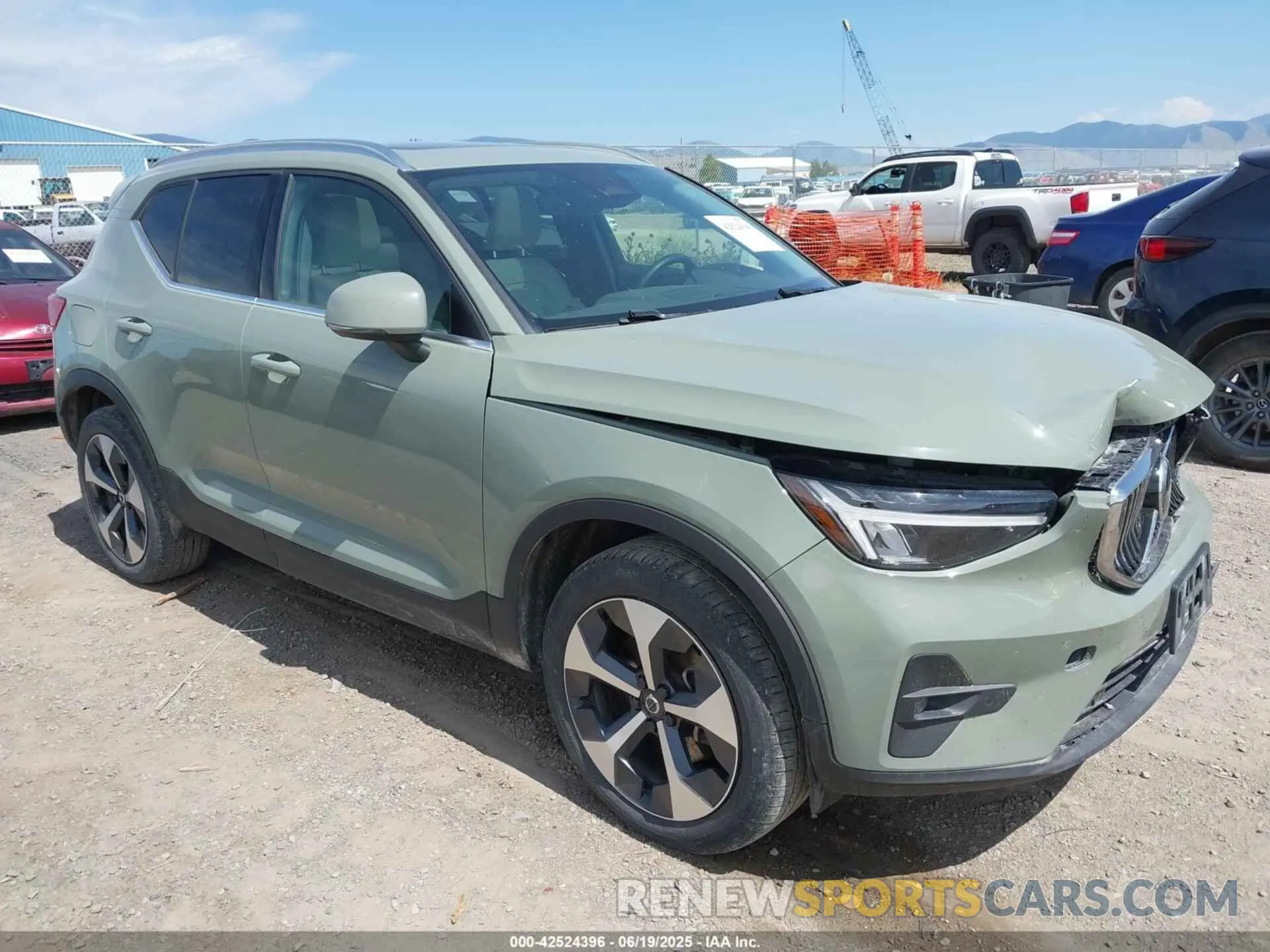 1 Photograph of a damaged car YV4L12UNXP2930656 VOLVO XC40 2023
