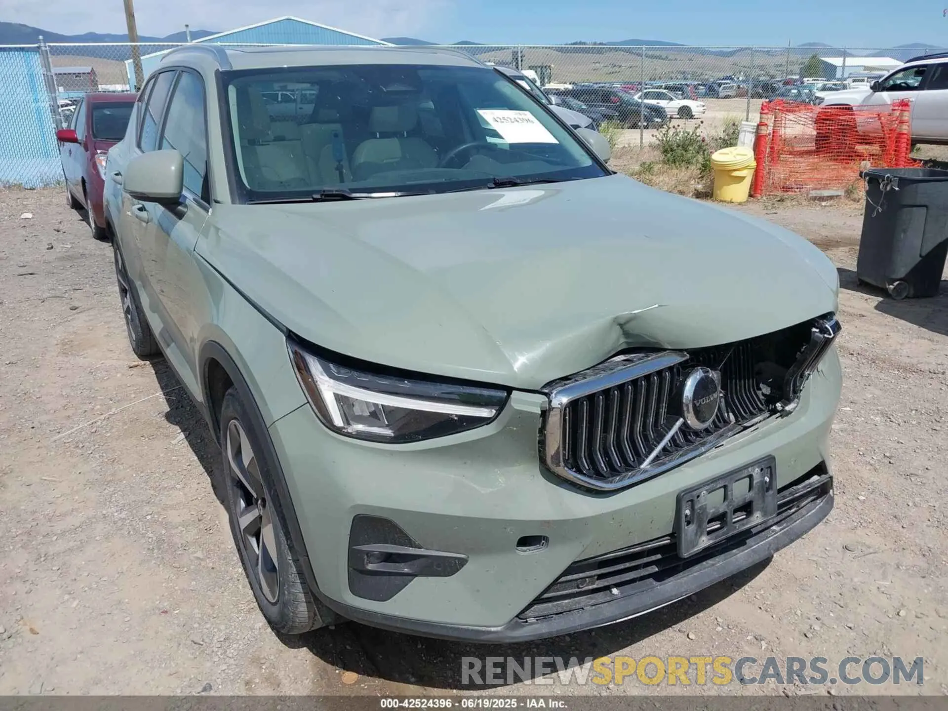 6 Photograph of a damaged car YV4L12UNXP2930656 VOLVO XC40 2023