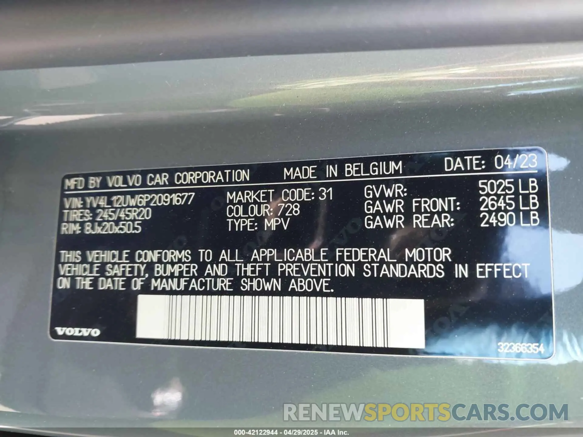 9 Photograph of a damaged car YV4L12UW6P2091677 VOLVO XC40 2023